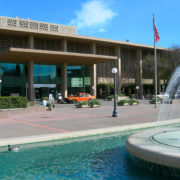 画像はStanford Medical Centerのもの　CC3.0(https://commons.wikimedia.org/wiki/File:Stanford_Medical_Center.JPG)