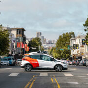 GM子会社Cruiseがサンフランシスコを走行する様子