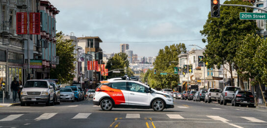 GM子会社Cruiseがサンフランシスコを走行する様子
